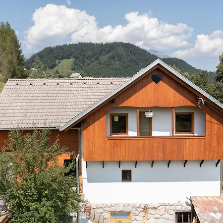 Etjan شقة زغورنجي